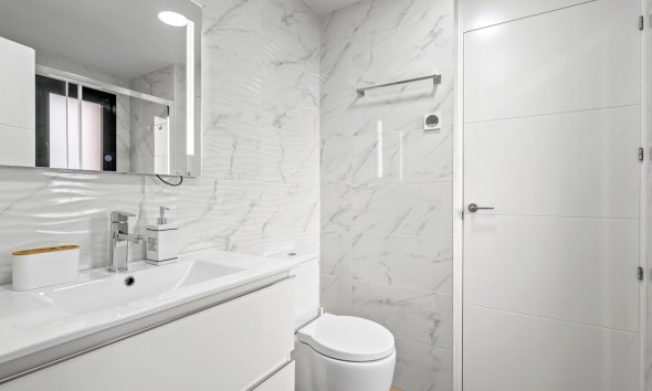 Resale - Apartment - Orihuela Costa - Villamartín