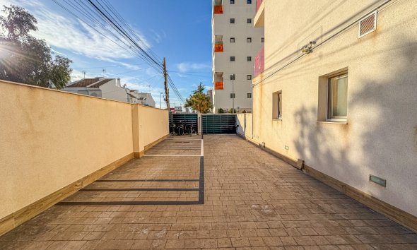 Resale - Apartment - Torrevieja - Nueva Torrevieja