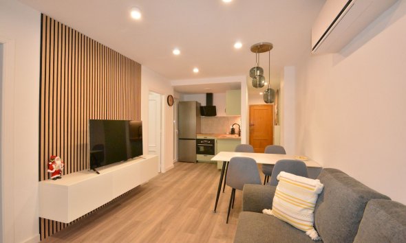 Resale - Apartment - Torrevieja - Playa Acequion