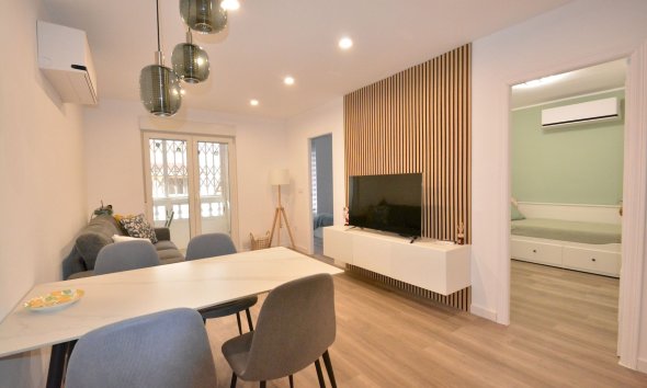 Resale - Apartment - Torrevieja - Playa Acequion