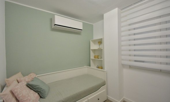 Resale - Apartment - Torrevieja - Playa Acequion