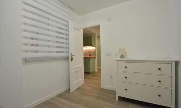 Resale - Apartment - Torrevieja - Playa Acequion