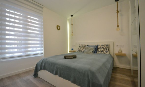 Resale - Apartment - Torrevieja - Playa Acequion