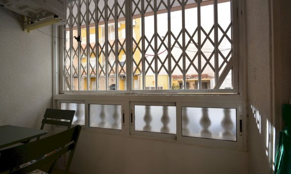 Resale - Apartment - Torrevieja - Playa Acequion