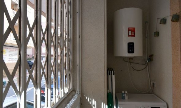 Resale - Apartment - Torrevieja - Playa Acequion