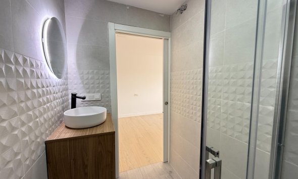 Resale - Apartment - Torrevieja - Playa de los Naufragos