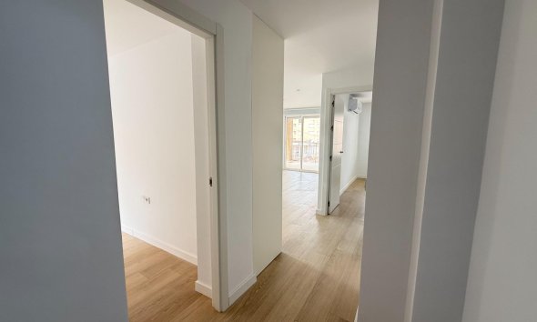 Resale - Apartment - Torrevieja - Playa de los Naufragos