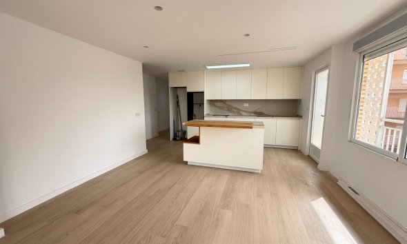 Resale - Apartment - Torrevieja - Playa de los Naufragos