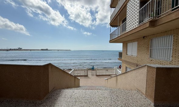 Resale - Apartment - Torrevieja - Playa de los Naufragos