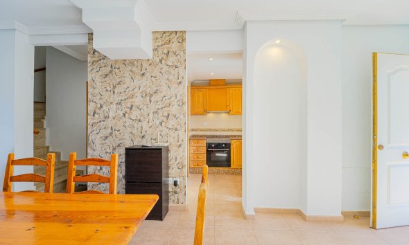 Resale - Terraced house / Townhouse - Punta Prima