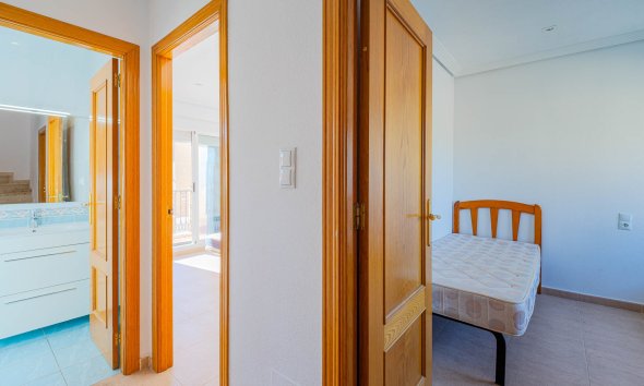 Resale - Terraced house / Townhouse - Punta Prima