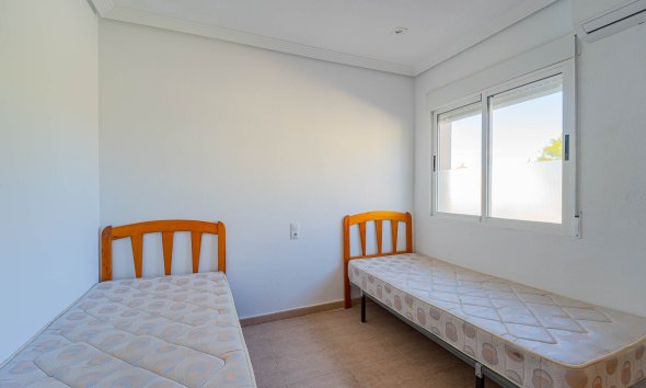 Resale - Terraced house / Townhouse - Punta Prima