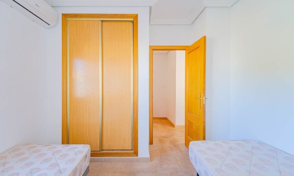 Resale - Terraced house / Townhouse - Punta Prima