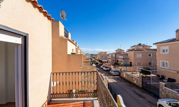 Resale - Terraced house / Townhouse - Punta Prima