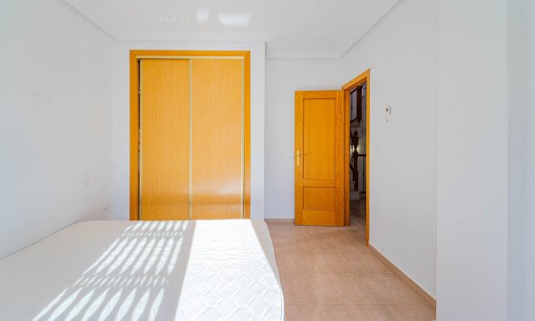 Resale - Terraced house / Townhouse - Punta Prima