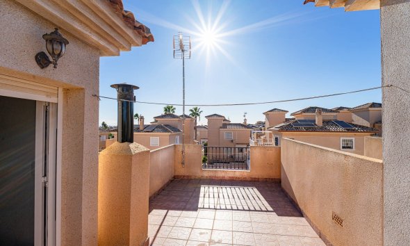 Resale - Terraced house / Townhouse - Punta Prima