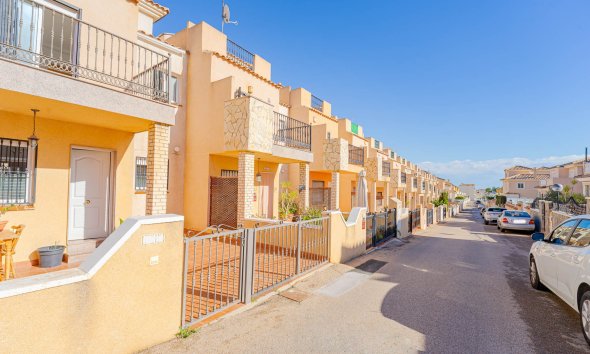 Resale - Terraced house / Townhouse - Punta Prima