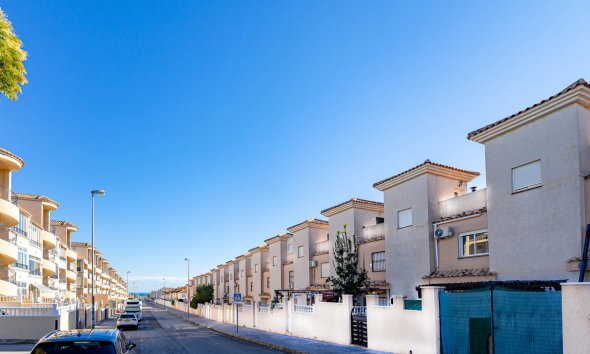 Resale - Terraced house / Townhouse - Punta Prima