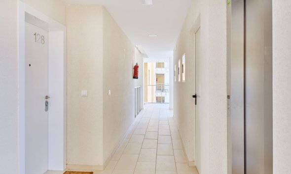 Resale - Apartment - Orihuela Costa - Villamartín