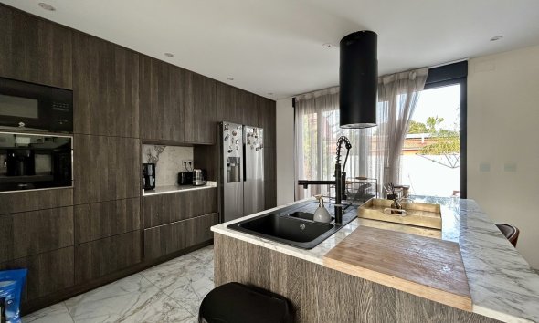 Resale - Villa - Torrevieja - Los Balcones