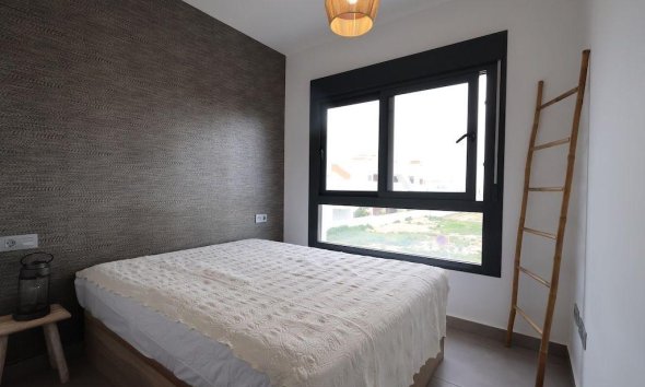 Resale - Bungalow - Pilar de la Horadada - Zona Pueblo