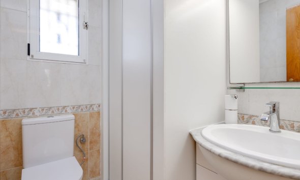 Resale - Terraced house / Townhouse - Torrevieja