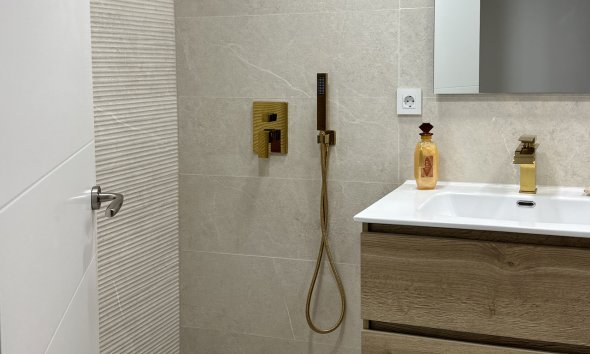 Reventa - Apartamento - ﻿Torrevieja (Alicante) - Torrevieja