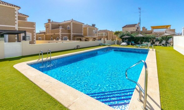 Rynek Wtórny - Bungalow / Domek parterowy - San Miguel de Salinas - Las filipinas