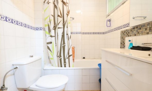 Resale - Apartment - Torrevieja - La Veleta