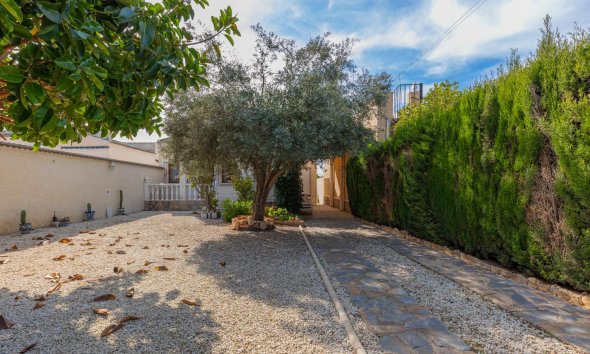 Resale - Villa - Torrevieja - El chaparral