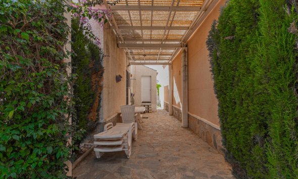 Resale - Villa - Torrevieja - El chaparral