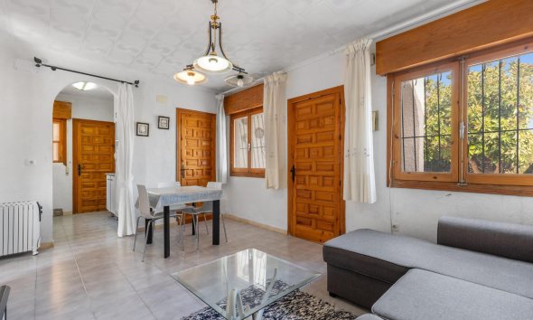 Resale - Villa - Torrevieja - El chaparral