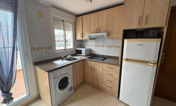 Resale - Apartment - Torrevieja - Playa de los locos