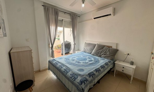 Resale - Apartment - Torrevieja - Playa de los locos