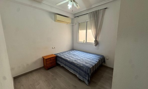 Resale - Apartment - Torrevieja - Playa de los locos