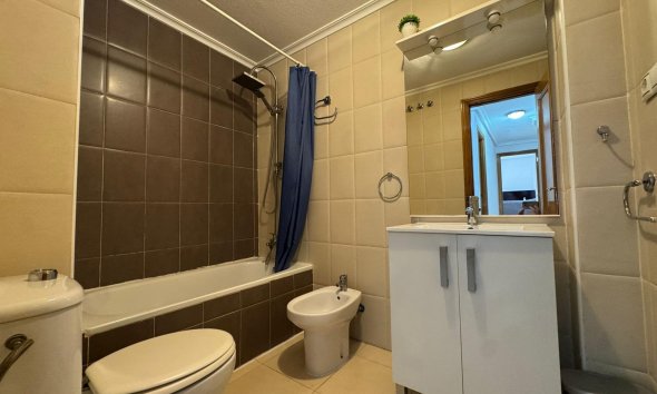 Resale - Apartment - Torrevieja - Playa de los locos