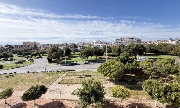 Resale - Apartment - Orihuela Costa - La Zenia