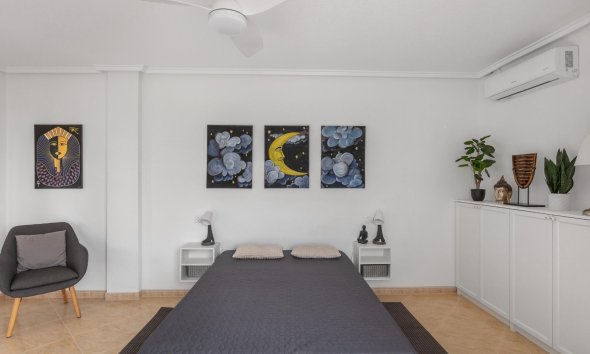 Resale - Apartment - Torrevieja - Estacion de autobuses