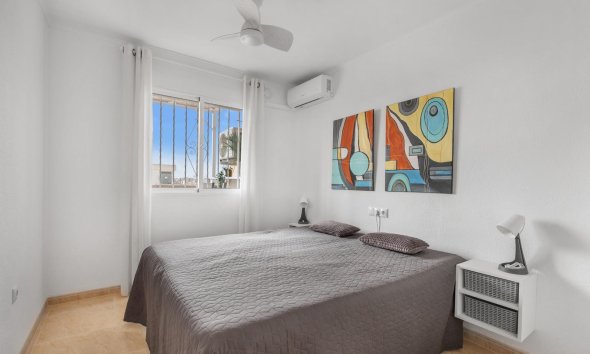 Resale - Apartment - Torrevieja - Estacion de autobuses