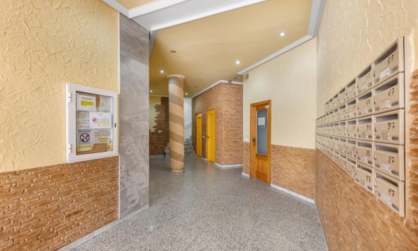 Resale - Apartment - Torrevieja - Estacion de autobuses