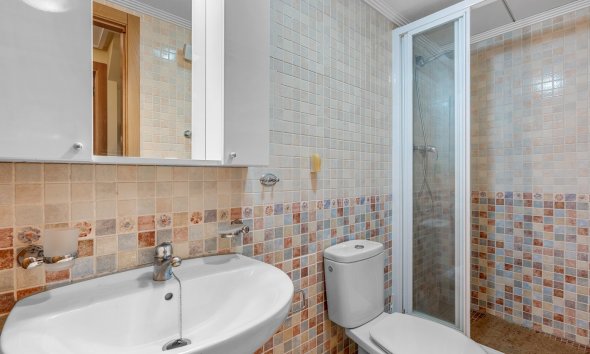 Resale - Terraced house / Townhouse - Orihuela Costa - Villamartín