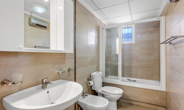 Resale - Terraced house / Townhouse - Orihuela Costa - Villamartín