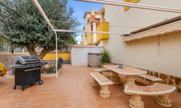 Resale - Terraced house / Townhouse - Orihuela Costa - Villamartín