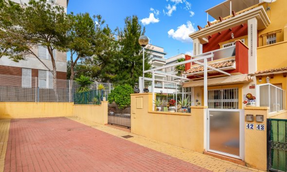 Resale - Terraced house / Townhouse - Orihuela Costa - Villamartín