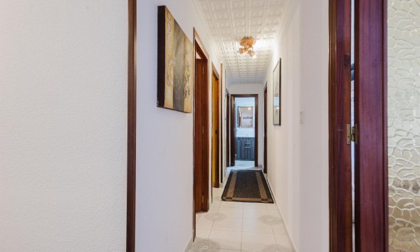 Resale - Apartment - Torrevieja - Playa del Acequión