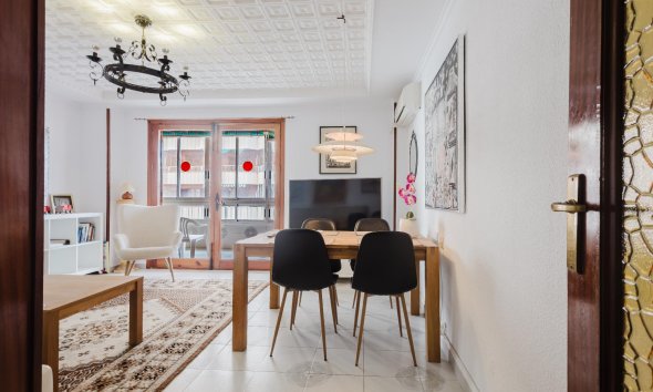 Resale - Apartment - Torrevieja - Playa del Acequión