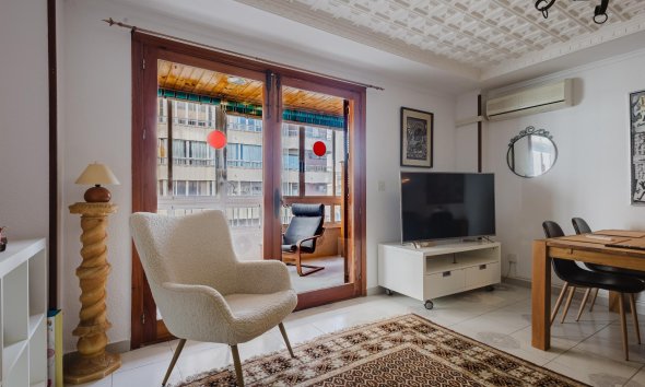 Resale - Apartment - Torrevieja - Playa del Acequión