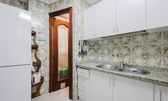 Resale - Apartment - Torrevieja - Playa del Acequión