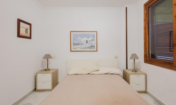 Resale - Apartment - Torrevieja - Playa del Acequión