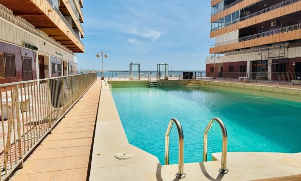 Resale - Apartment - Torrevieja - Playa del Acequión
